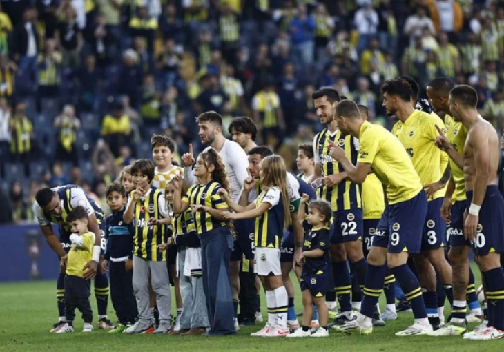 OKOSNICA FENEROVE EKIPE ODLAZI:  Navijači u žalosti, ali takve ponude u Istanbulu se ne odbijaju