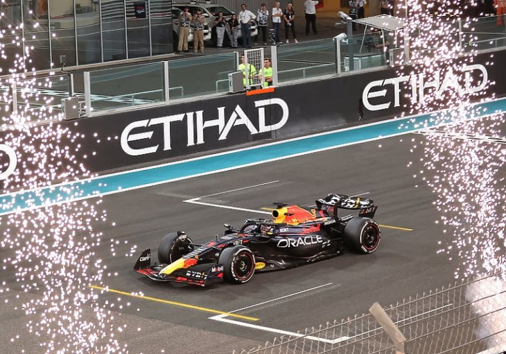VERSTAPPEN SLAVIO ZA KRAJ SEZONE ABU DHABIJU:  Trijumfovao je na 19 od 22 utrke