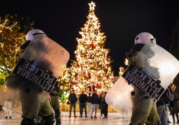 NOVI NAVIJAČKI NEREDI U GRČKOJ: Policajac u kritičnom stanju, reagirao i premijer