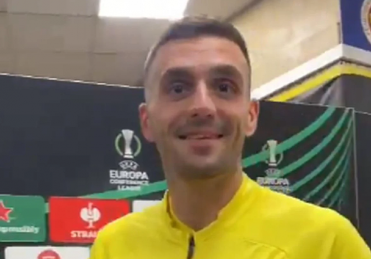 Pozvala Dušana Tadića da joj priđe, a kada je čuo šta ga ona pita odmah joj je rekao: 