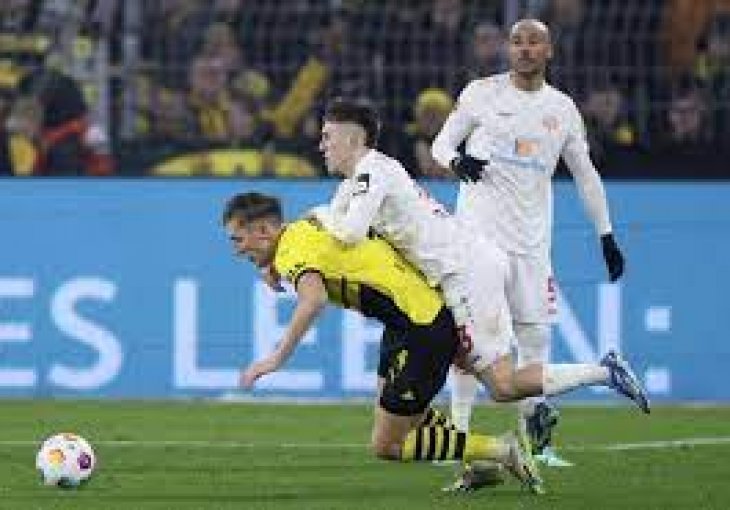 BUNDESLIGA: Novi kiks Dortmunda, ludnica u Sinsheimu