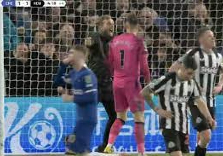 SKANDAL U NADOKNADI MEČA NA STAMFORD BRIDGEU: Trippier se obrukao za dva života i uništio Newcastle