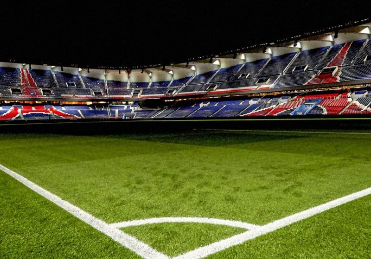 ŠTA SE DEŠAVA: Protiv Superlige Bayern, PSG, Manchester United i brojni drugi 