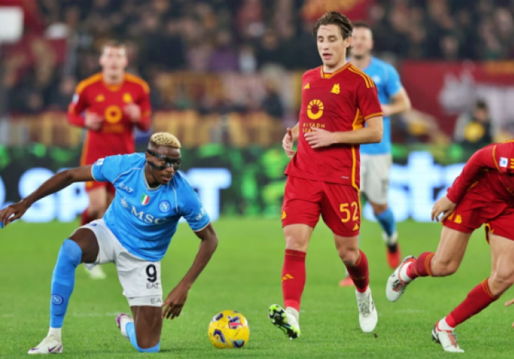 OLIMPICO JE BLISTAO: Roma savladala prvaka Italije , meč obilježili i kartoni