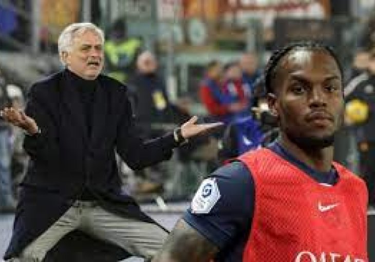 MOURINHO PRED SVIMA PONIZIO BAHATU  ZVIJEZDU:  Uzeo mobitel u ruke i odmah se osvetio svima u Romi