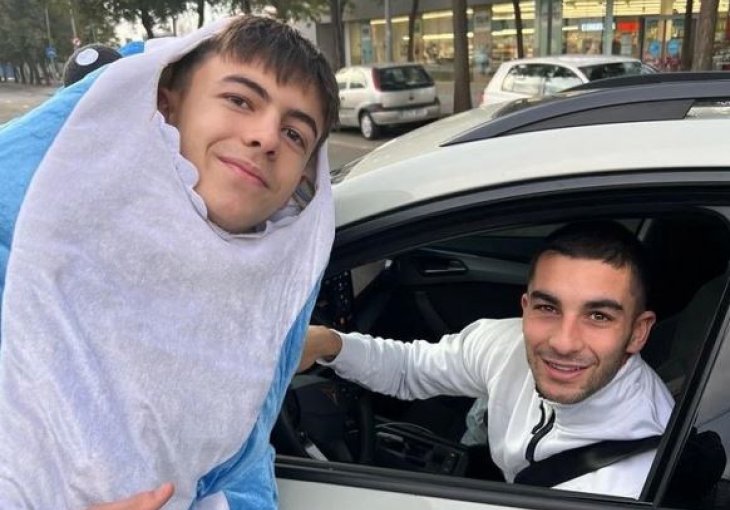 U ovoj fotografiji se krije sva bizarnost savremenog navijača i fudbala:  Govori više od 1000 riječi (FOTO)