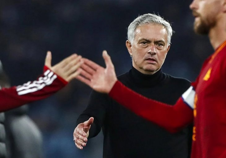 DOSTA ''PRAŠINE'' NAKON DUELA PROTIV  ATALANTE:  Mourinho je sve iznenadio na stadionu, a Italija bruji o poruci koju je poslao