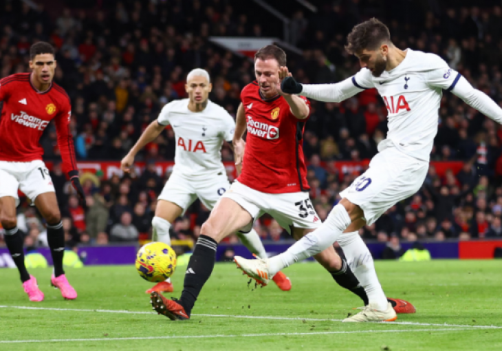 SVE JE PRŠTALO U DERBIJU: Old Trafford gledao sjajnu utakmicu