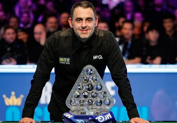 NAJVEĆI IKAD PODIGAO TROFEJ:  Ronnie O'Sullivan osvojio osmi Masters u karijeri