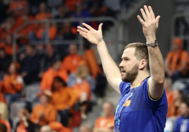 Benjamin Burić u dvorani prati meč Zmajeva: Svojim reakcijama je “kupio” navijače BiH (FOTO)