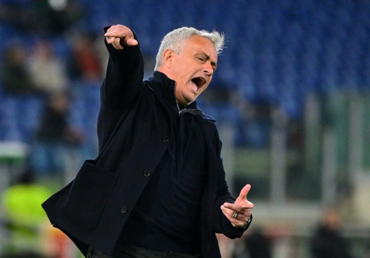 Mourinho je zaista ”The Special one”: Ovo ni Totti nije doživio na Olimpicu (FOTO/VIDEO)