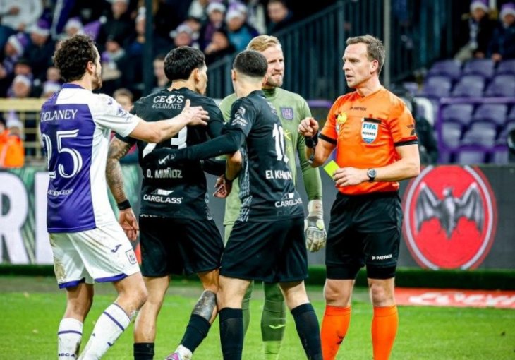 HISTORIJSKA ODLUKA: Utakmica Anderlecht - Genk biće ponovljena zbog skandalozne VAR greške