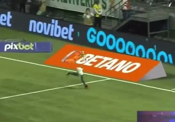 NOGOMETAŠ ''NESTAO'' NA TERENU I OSTAVIO FANOVE U ČUDU:  Znate li zašto se to dešava?