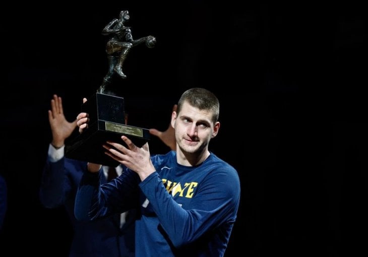 OVO NIKO NIJE PRIMJETIO:  Jokić prvi košarkaš koji je dobio dva različita MVP trofeja