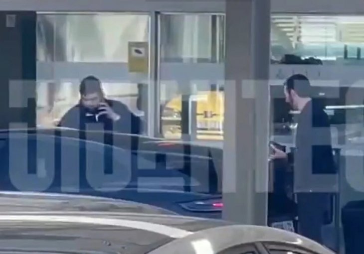 BUUUUUM, KRENULO JE: Na aerodromu snimljeni poznati agenti i to otkriva ime novog trenera Barcelone?