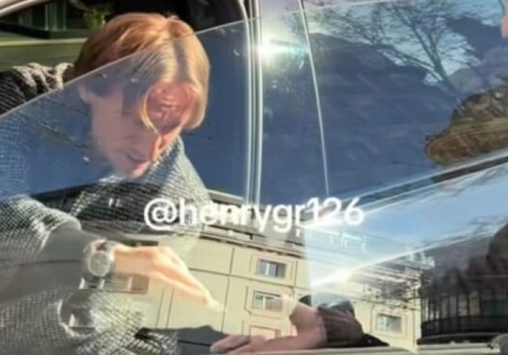 Modrić se pojavio u centru Madrida i pokazao novi luksuzni automobil: Evo koliko košta (VIDEO)