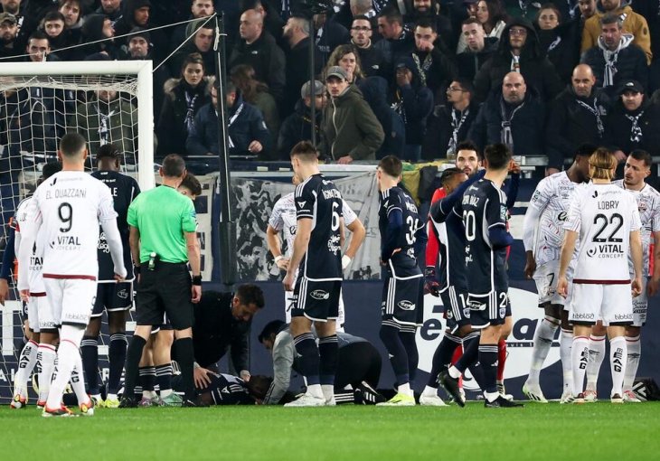 UŽAS! FUDBALER ZAVRŠIO U KOMI POSLIJE DUELA S PROTIVNIKOM: Povrijedio se u PRVOM MINUTU utakmice, hitno je prebačen u bolnicu