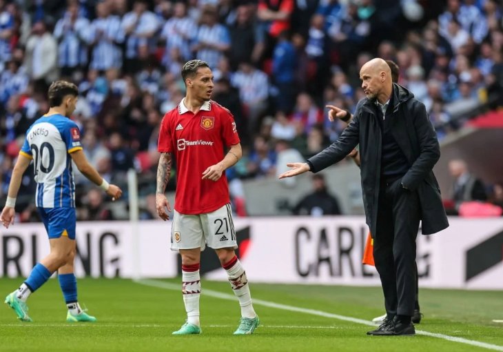 TEN HAG GA PONIZIO U SUBOTU : Već danas zbog Manchester Uniteda doživio potpuni krah