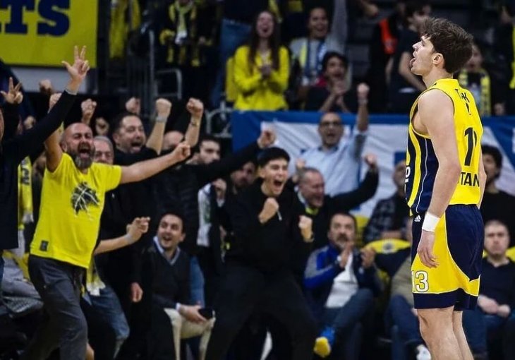 ODIGRAO ODLIČAN MEČ: Tarika Biberovića navijači Fenerbahčea uporedili sa Bogdanom Bogdanovićem