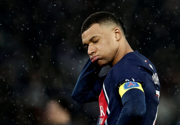 TRENER ZAMIJENIO MBAPPE: On stavio kačket, uzeo telefon i otišao na tribine (VIDEO)