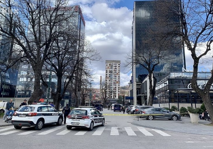NEREDI UOČI UTAKMICE Navijači Sarajeva u pokušaju bijega autom udarili dva policajca na Grbavici