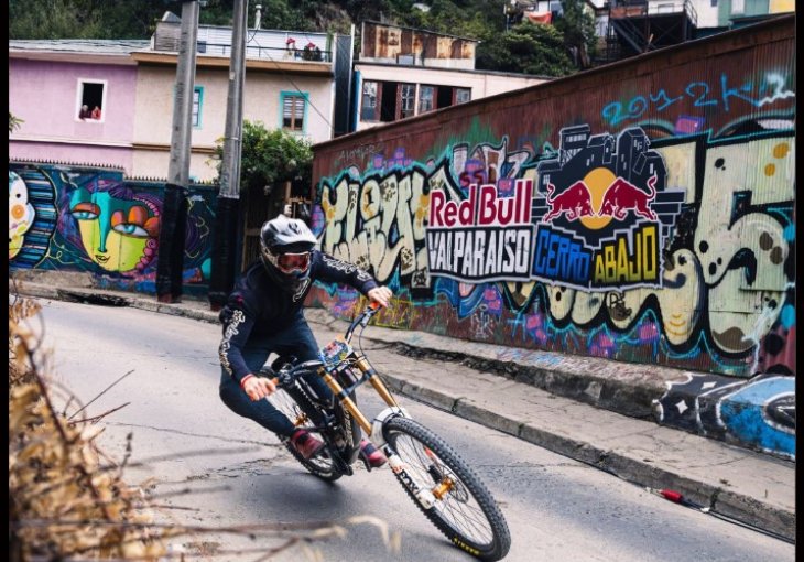 Lucas Borba pobjednik najekstremnije MTB spust utrke Red Bull Valparaiso Cerro Abajo