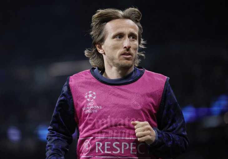 BIVŠI LUKIN SAIGRAČ: “Modrić je spavao pored WC školjke, izbacivač ga je na ramenu iznio”