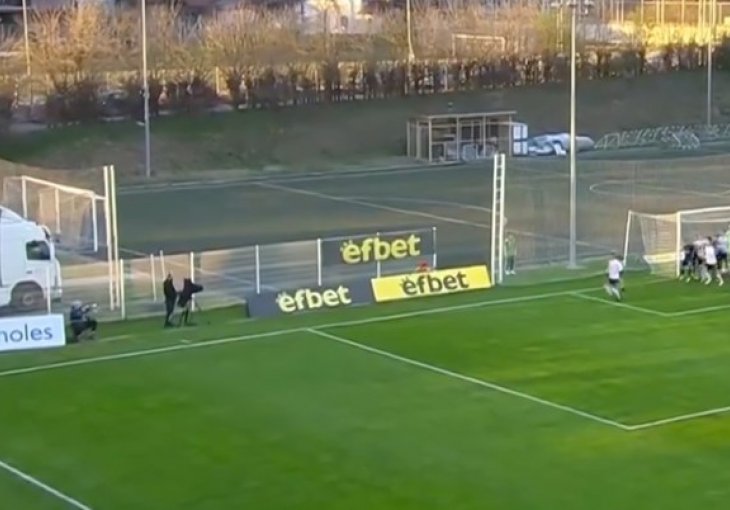Srpski nogometaš dva puta u istoj utakmici zabio direktno iz kornera
