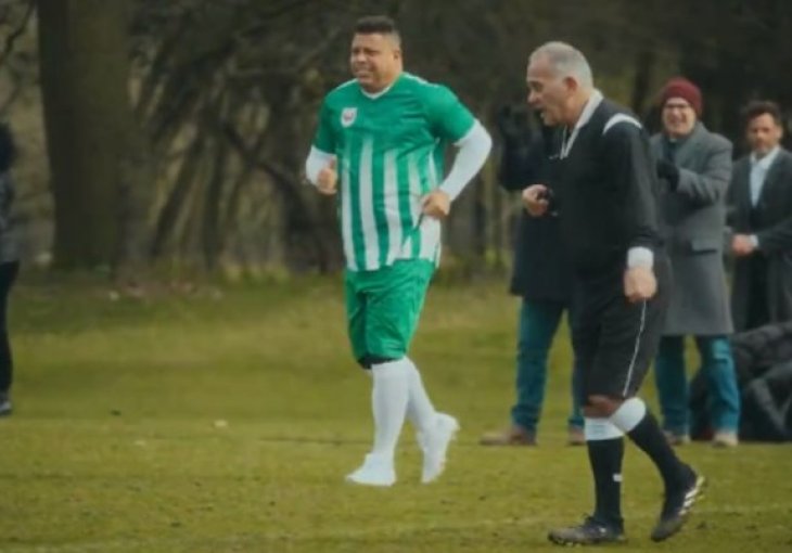 Zapušteni brazilski Ronaldo jedva se kreće po terenu. Pogledajte kako igra