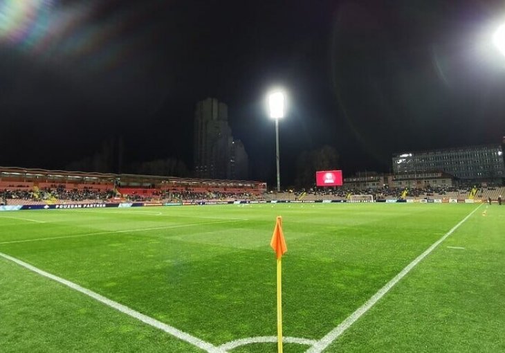 ŠTETU NAPRAVIO VJETAR: Oštećena tribina stadiona Bilino Polje zatvorena do daljnjeg