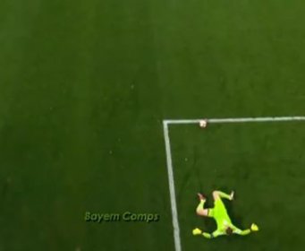 Ni navijači Arsenala nisu vjerovali šta radi Neuer u zadnjim minutama: Kamera snimila potez koji je mnoge nasmijao   (VIDEO)
