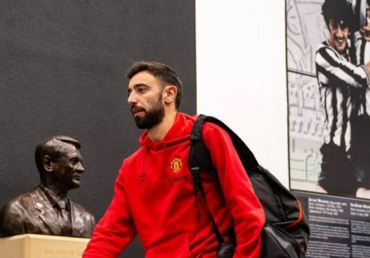 PONUDA JE NA STOLU: Manchester United ponudio kapetana Fernandesa kao dio senzacionalnog transfera