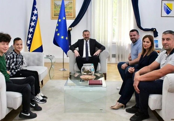 VRHUNSKI SPORTISTI: Bh. paraplivači Ismail Barlov i Ismail Zulfić danas dobili diplomatske pasoše Bosne i Hercegovine