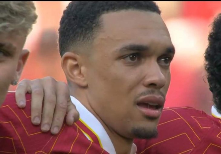 Trent Alexander-Arnold se emotivno slomio dok se Klopp opraštao od navijača