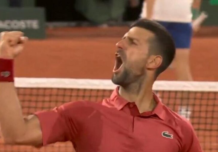 OVAJ URLIK JE ČUO CIJELI PARIZ! Pogledajte kako je Novak proslavio veoma važan poen - izveo majstoriju, pa iz uzbacio sve iz sebe!