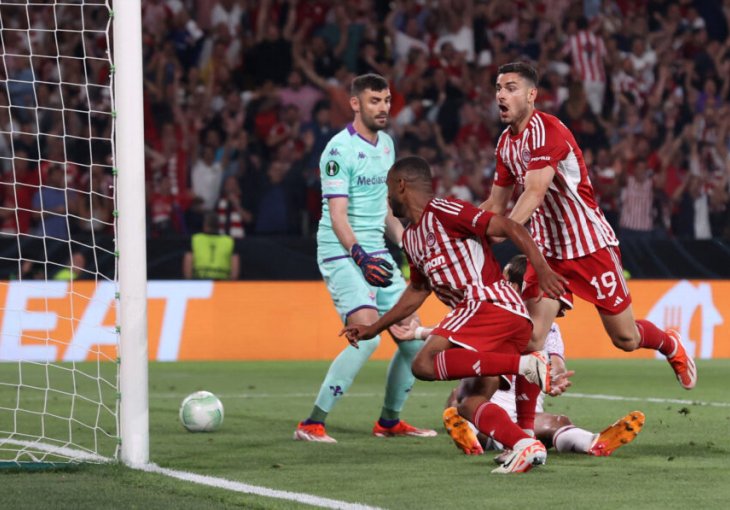 Olympiacos srušio Fiorentinu i golom El Kaabija osvojio prvi evrtopski trofej ikada