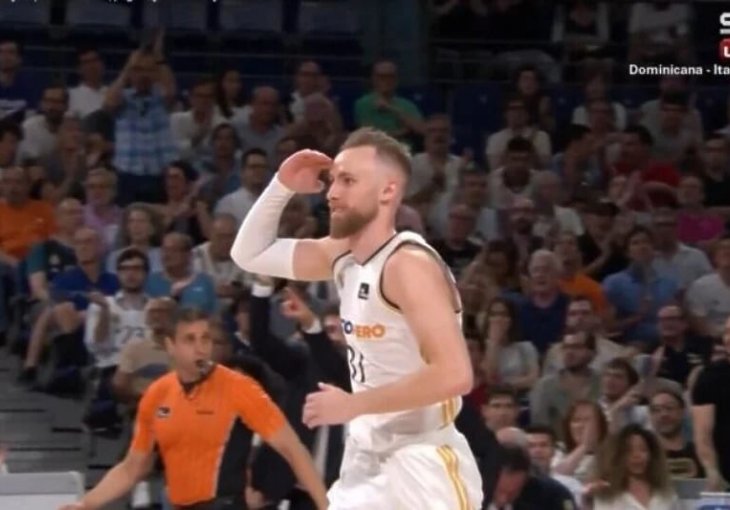 Musa vojničkim salutiranjem zahvalio Hezonji za nevjerovatnu asistenciju preko terena