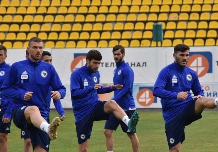 SUSRET SA REPREZENTACIJOM NAKON DUGO VREMENA : Engleski mediji najavili okršaj sa Zmajevima