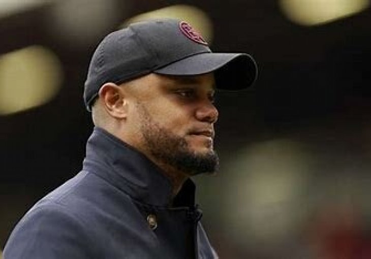 OSLABIO BAYERN PRED NAREDNU SEZONU : Kompany najavio dolazak Alsonove  momčadi 