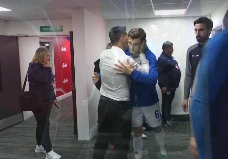 Lijepe scene u tunelu Sent Džejms Parka: Potez Emira Spahića oduševio bh. navijače