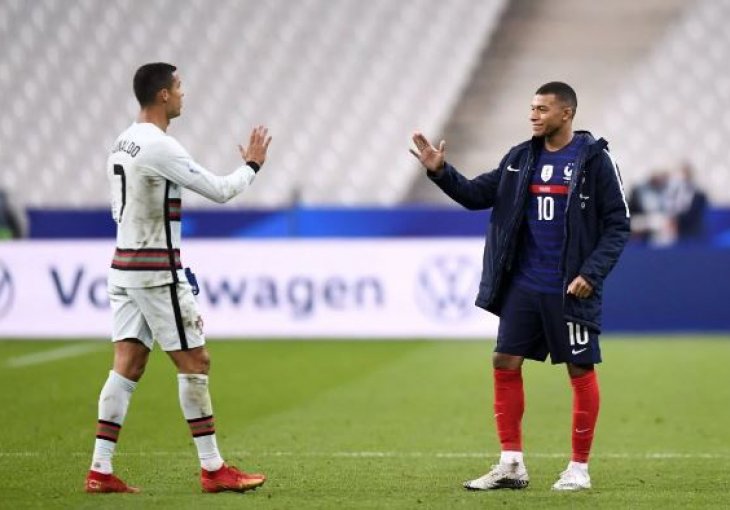 TRENUTAK KOJI SU SVI ČEKALI: Cristiano Ronaldo poslao poruku Mbappeu nakon potpisa za Real Madrid