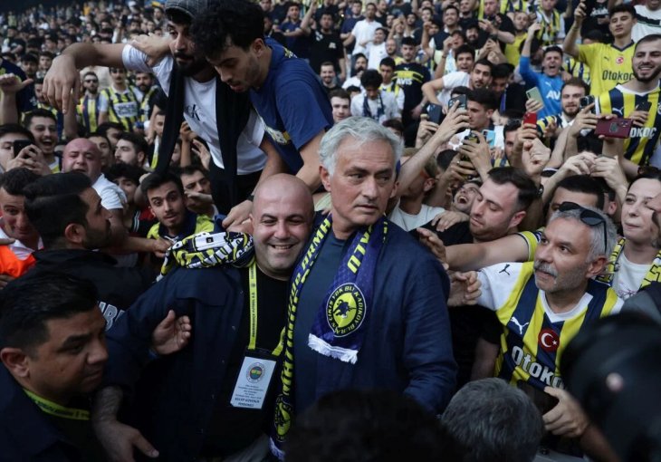 Turci pišu da će Mourinho Džeki uraditi isto što i u Romi, već ga šalju u redove nepobjedivog prvaka