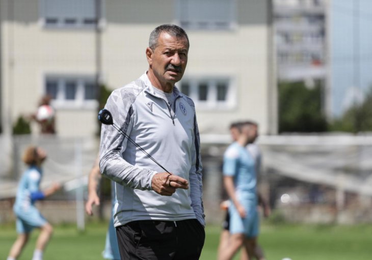 IPAK OSTAJE TRENER PLAVIH? Večeras sjednica UO Željezničara, Đurbuzović na sastanku sa čelnicima kluba