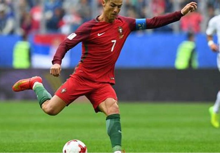 OVO NISMO OČEKIVALI: Znate šta Cristiano Ronaldo kaže sam sebi dok izvodi slobodne udarce