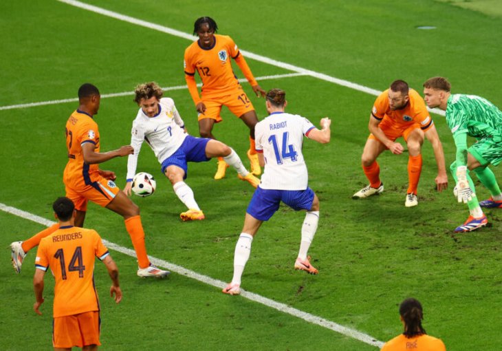 FRANCUZI I NIZOZEMCI BEZ GOLOVA: Griezmann se ispromašivao, Xaviju poništen gol