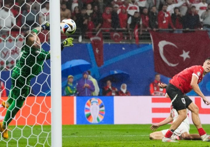 APSOLUTNI HEROJ TURSKE Mert Gunok kao Gordon Benks: 