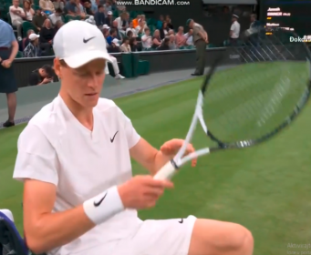 Kad majstor samokontrole izgubi živce: Reakcija najboljeg tenisera svijeta šokirala i komentatora Sportkluba (VIDEO)