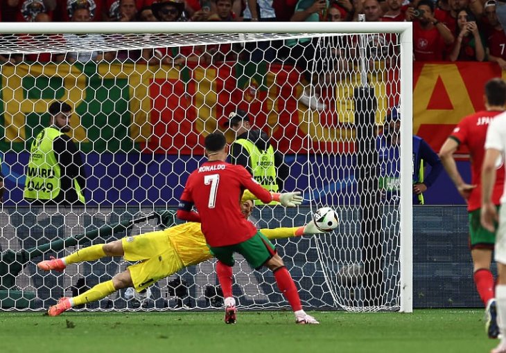 Samo su dva golmana na svijetu odbranila jedanaesterce i Ronaldu i Messiju, znate li ko su oni?