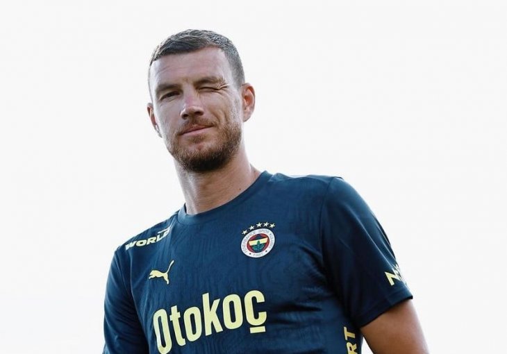 Pogledajte šta radi Džeko dok se čeka njegov transfer u Hajduk