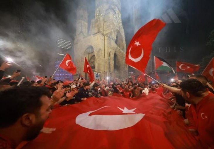 BERLIN ĆE BITI CRVEN:  Turci najavljuju pakao u prijestolnici Njemačke pred meč s Nizozemskom